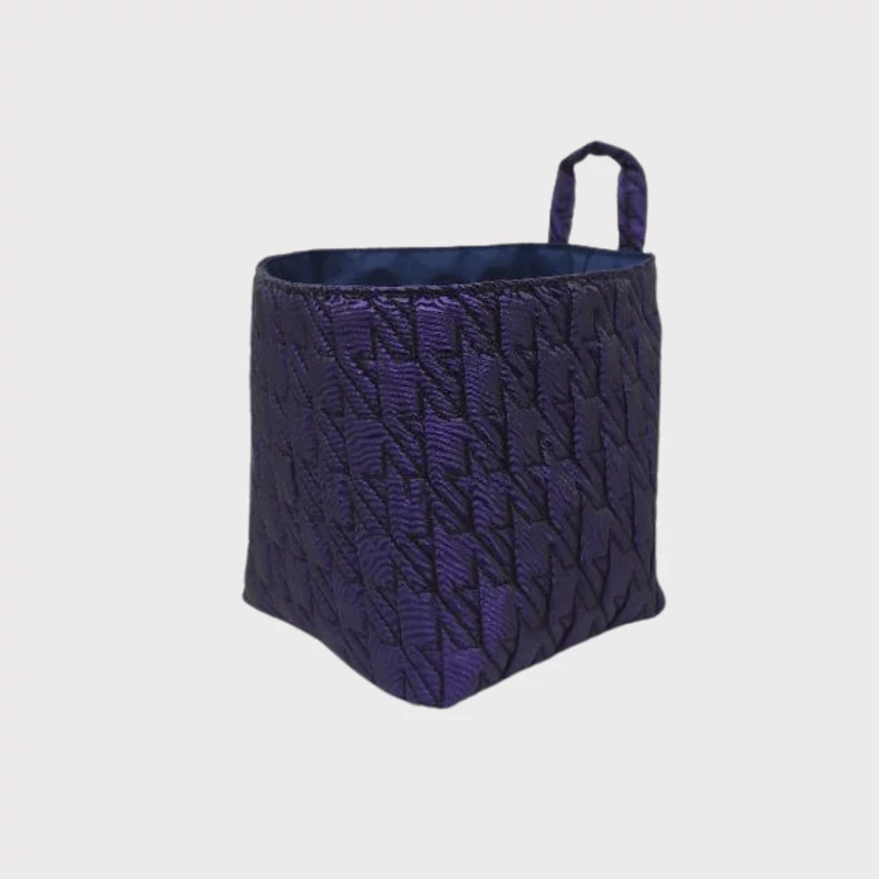 Niky lila textil tárolókosár – stílusos, kompakt rendszerező otthonra.